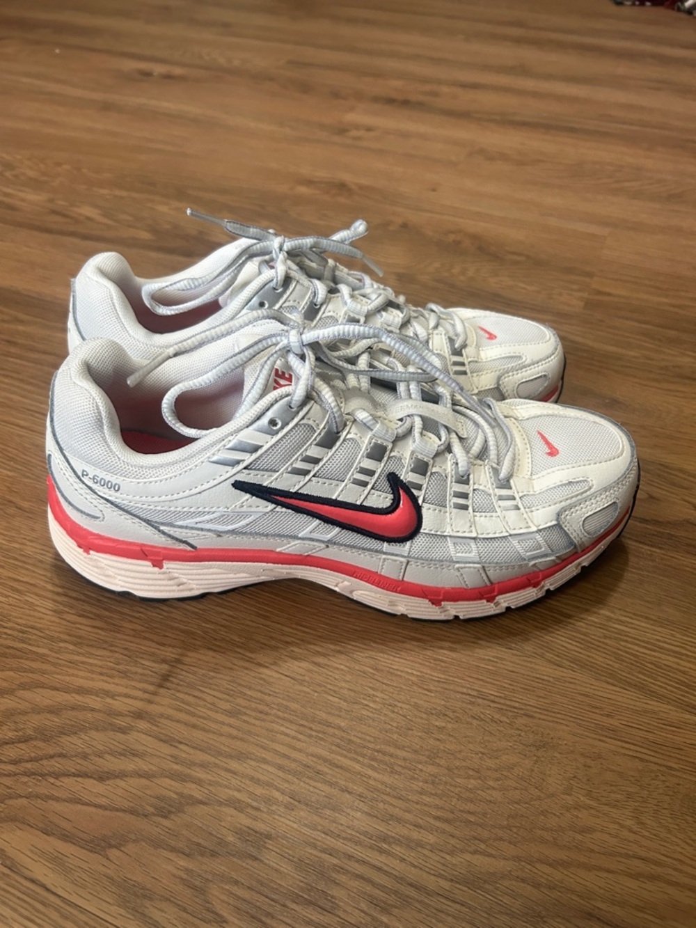 Women’s Nike White & Pink P-6000